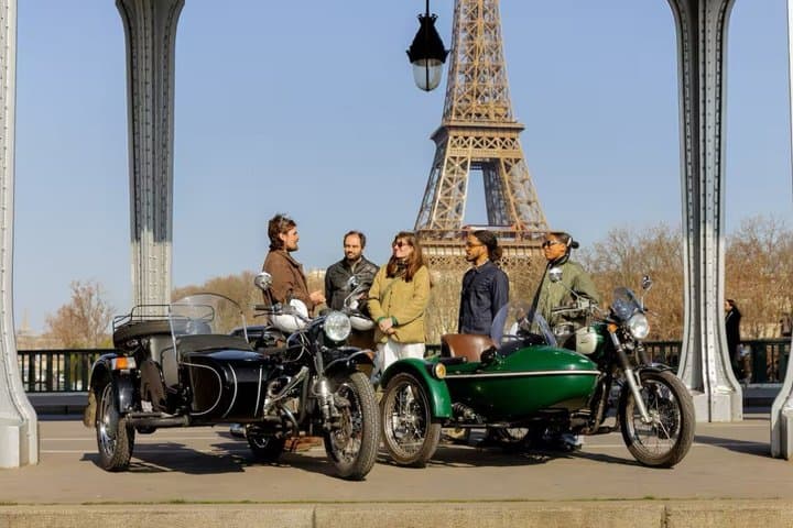Paris: Shoot a Vertical Video on a Sidecar with a Pro Filmmaker