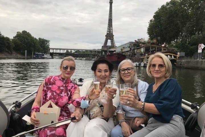 Eiffel Tower Access up to the Summit & Private Seine River Cruise