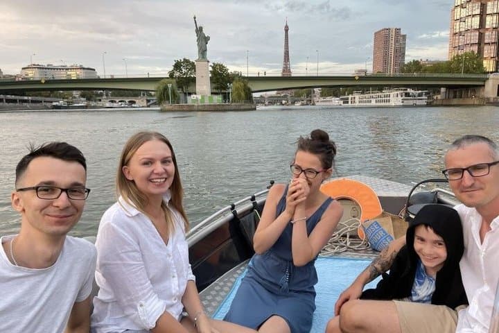 Eiffel Tower Access up to the Summit & Private Seine River Cruise