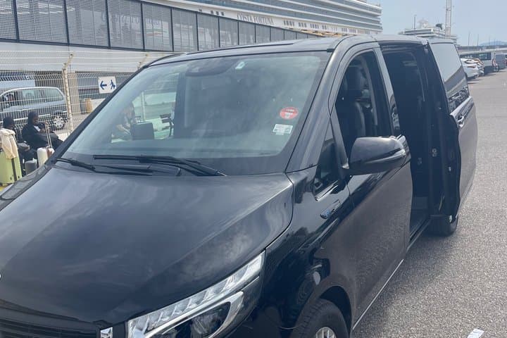 Private van transfer from Marseille airport to Saint-Tropez.