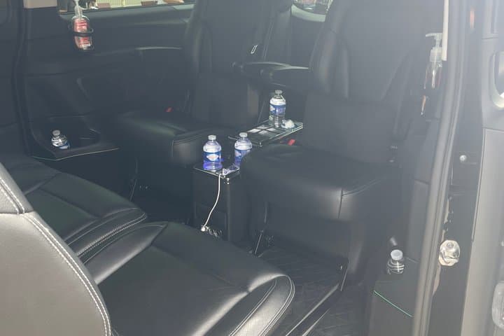 Private van transfer from Marseille airport to Saint-Tropez.