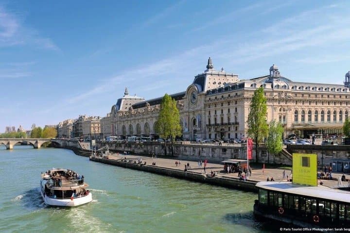 Evening Seine River Cruise with Musical Ambiance