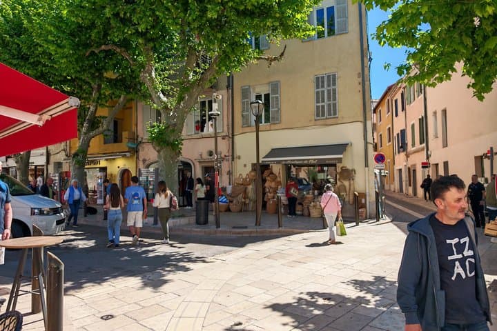 Best of Marseille & Cassis with Cap Canaille Views – Private Tour
