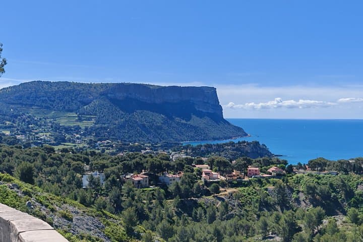Best of Marseille & Cassis with Cap Canaille Views – Private Tour