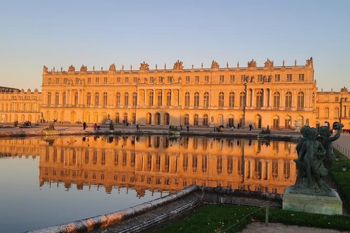 Palace of Versailles: Guided Tour with Skip-the-Line Entry