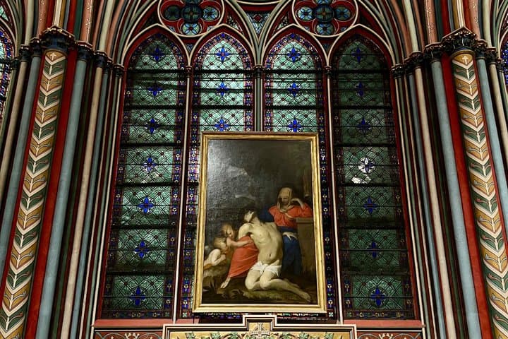 Guided Tour inside Notre-Dame - Licensed Guide & Reserved Access