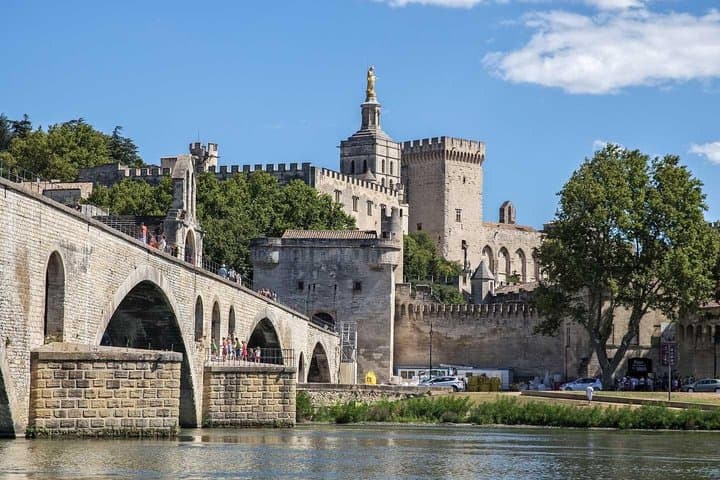 Avignon : walking tour of the most see-sights and hidden gems