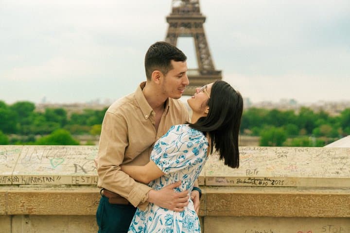 Paris: Eiffel Tower Professional Cinematic Photoshoot