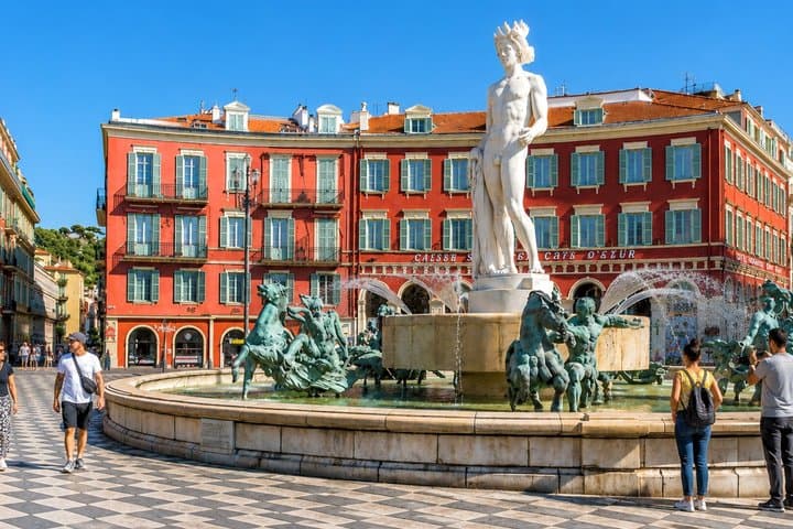 Private Custom Walking Tour in Nice with Local Host