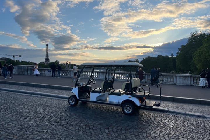 Private Chic Cart Experience in C'est La Vie Paris