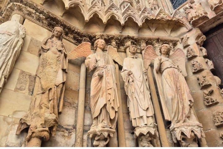 Champagne Day Trip from Paris with 4 Tastings, Reims & Cellars
