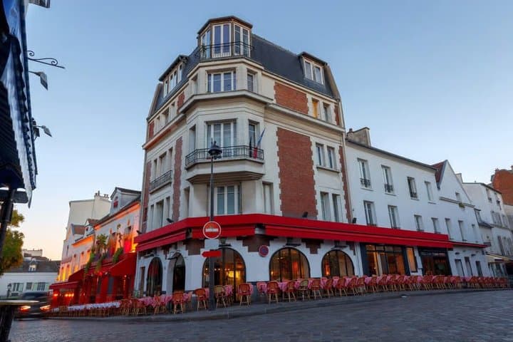 Paris Hidden Gems of Montmartre Walking Tour