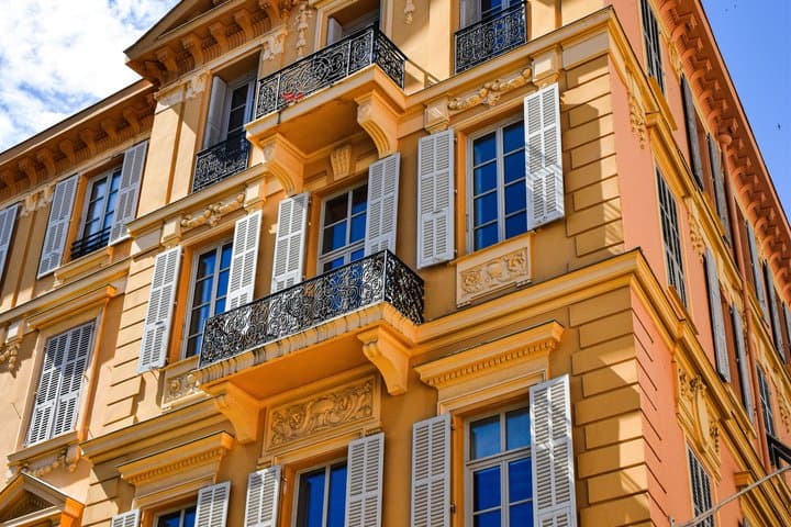Nice Walking Tour: Hidden Gems & Riviera Stories