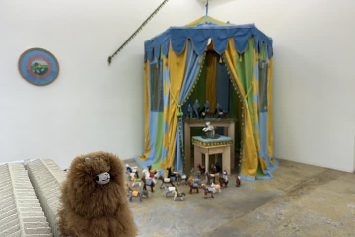 Paris Art Galleries Private Tour with a Curator