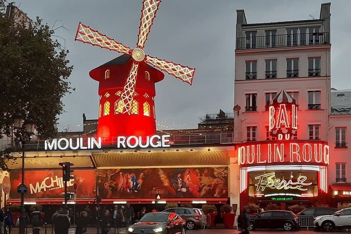 Montmartre Walking Tour with Saints, Scandals and Revolution