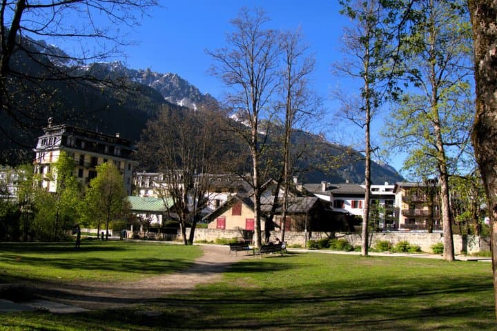 Pilates lessons in Chamonix: Outdoor view of Mont Blanc