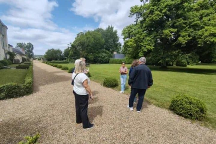 Loire Valley Wine Region: Private Full Day Tour from Tours