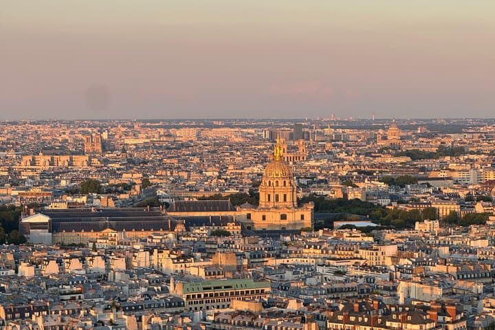 Paris Small Group Walking Tour with Local Guides