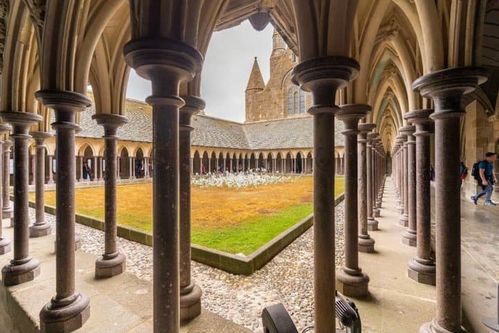 Mont Saint Michel Day Trip from Paris with English Speaking Guide