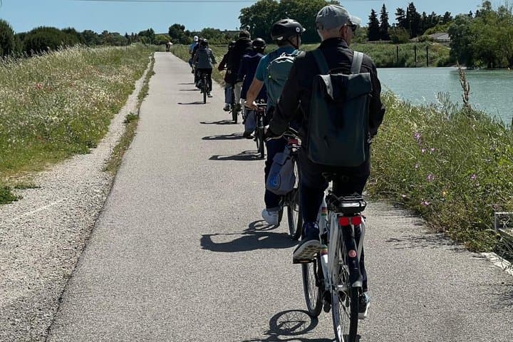 Montpellier Walking Tour by the Sea by Electric Bike