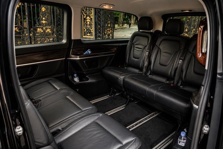 Louvre Museum VIP Group Tour and Optional Airport Transfer