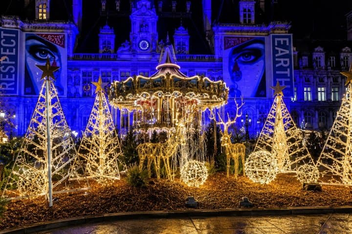 Paris Christmas Tour: Private & Custom with a Local Guide