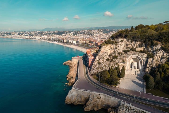 Convoy French Riviera drive your local Guide Car