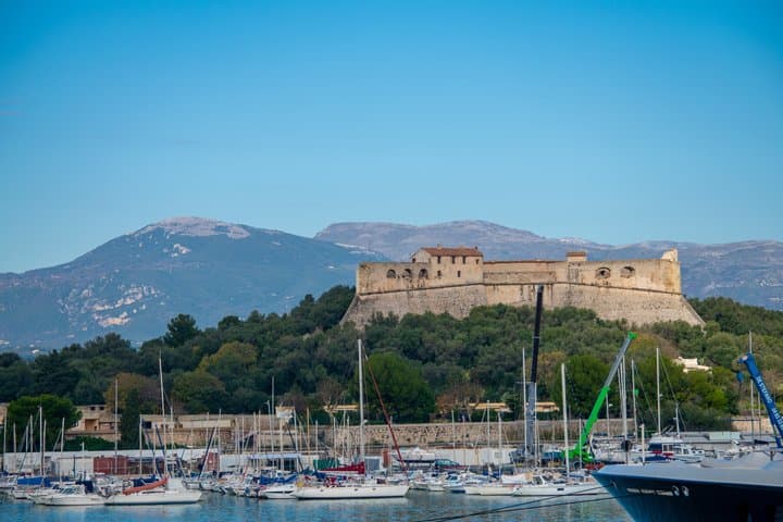 Tastes and Treasures of Antibes Private Walking tour