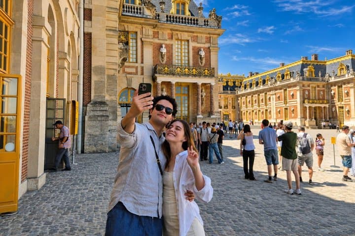 Versailles Palace & Garden Tour by Minivan from Paris with Ticket