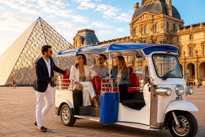 Top 15 Paris Attractions Private Guided Tour by Tuk Tuk