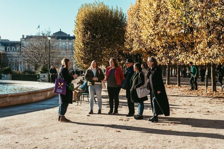 Paris Food Tour in the Morning: Croissants, Baguettes & Chocolate