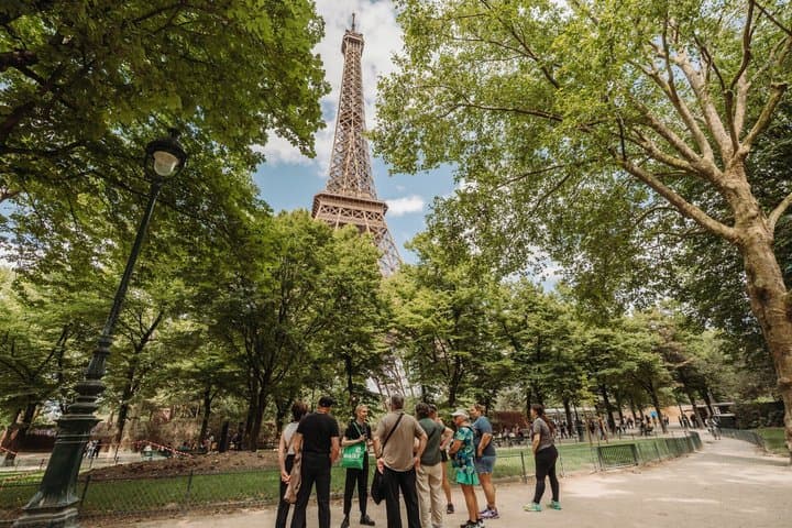 Paris City Tour to Eiffel Tower Ile de la Cite and Louvre Access