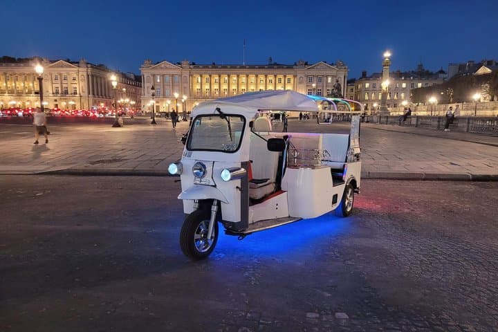 Paris Highlights & Monuments