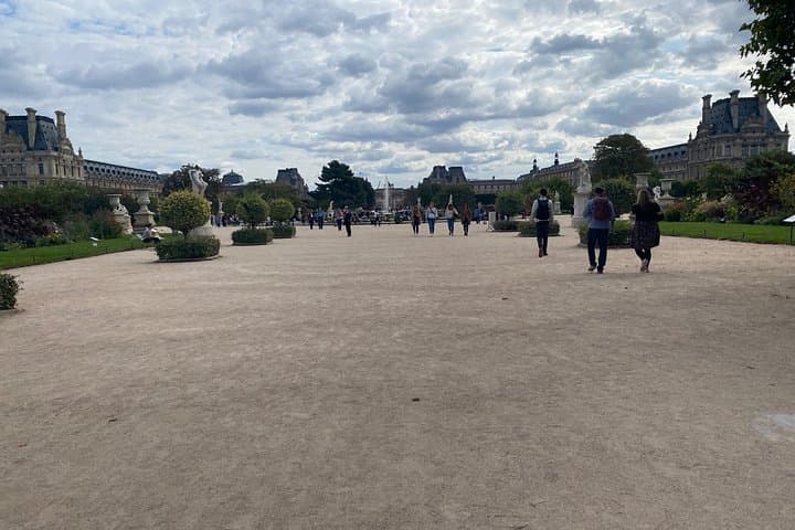 Tuileries to Little Tokyo Pastry and History Walk
