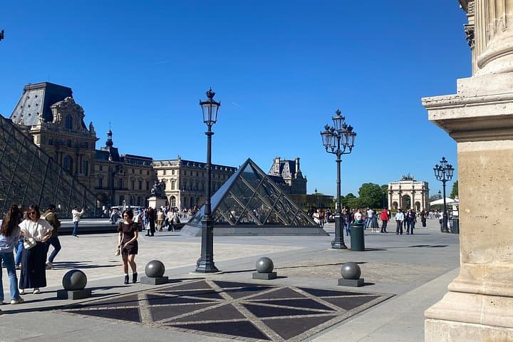 Tuileries to Little Tokyo Pastry and History Walk