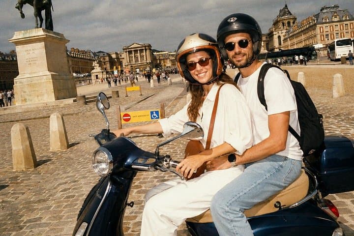Paris Vespa tour Beginner Level