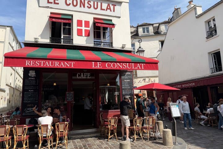 Paris Hidden Gems of Montmartre Walking Tour
