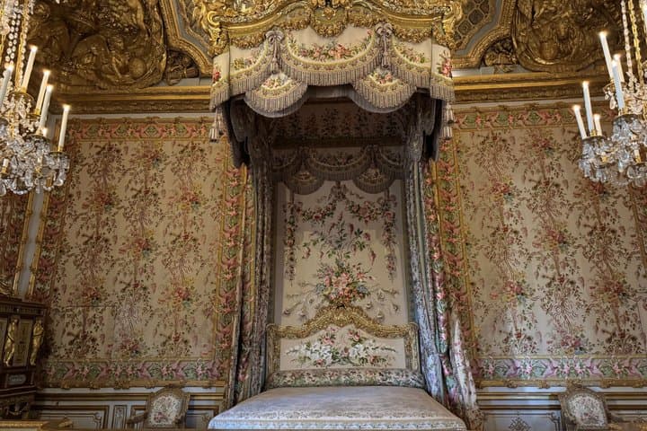 Versailles Palace and Gardens Private Guided Walking Tour