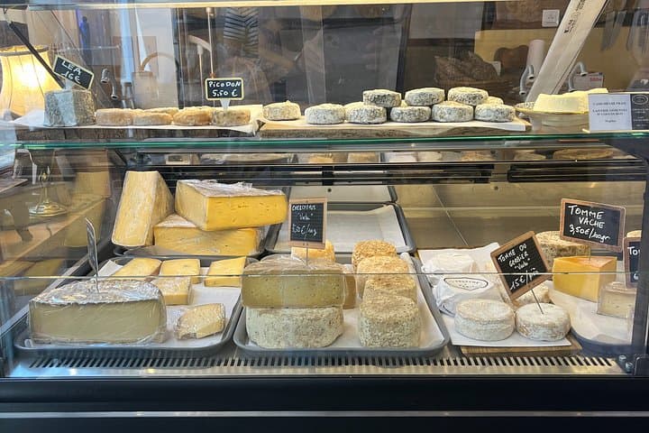 Paris Cheese Tasting Walk Notre-Dame: 10 cheeses