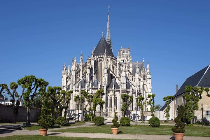 Hello Orléans: Private 2-Hour Intro City Walk with Local Guide