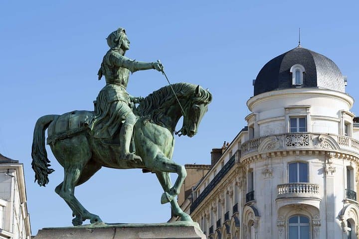 Hello Orléans: Private 2-Hour Intro City Walk with Local Guide