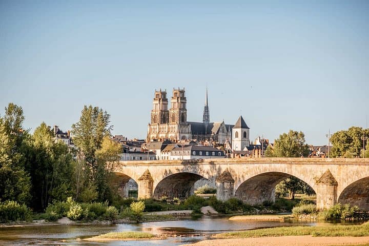 Hello Orléans: Private 2-Hour Intro City Walk with Local Guide
