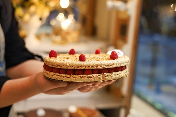 Paris French Sweets Tasting Tour with Pastries and Chocolates