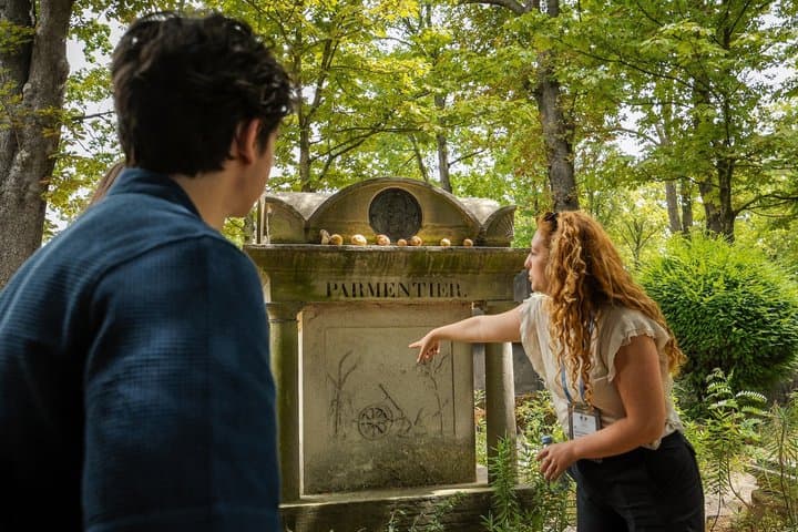 Père Lachaise Cemetery Tour: A Stroll Through Immortal History