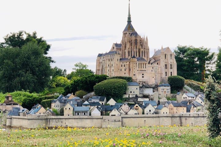 Private Mont St Michel Tour from Le Havre in Mandarin