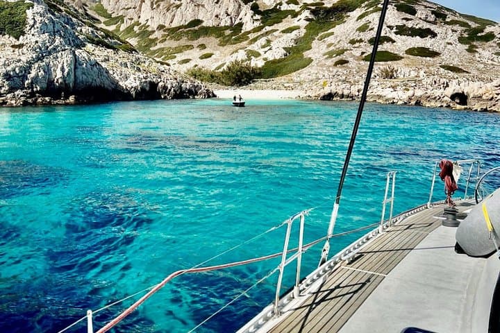 Catamaran day trip in the Calanques with Swimming