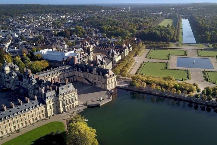 UNESCO Site Château de Fontainebleau and Gardens Guided Tour