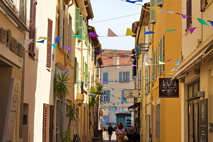 Tastes and Treasures of Antibes Private Walking tour