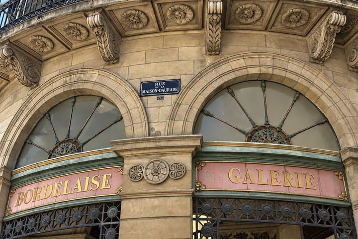 Bordeaux Walking Tour with Sweet Treat Tastings