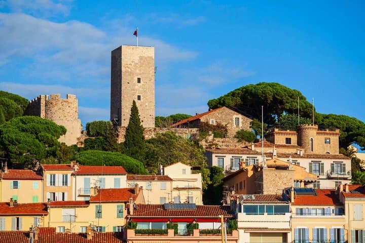Hello Cannes: Private 2-Hour Intro City Walk with Local Guide